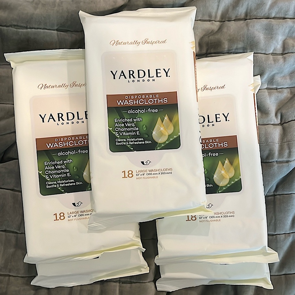Disposable Washcloths, Enriched with Aloe Vera, Chamomile & Vitamin E.